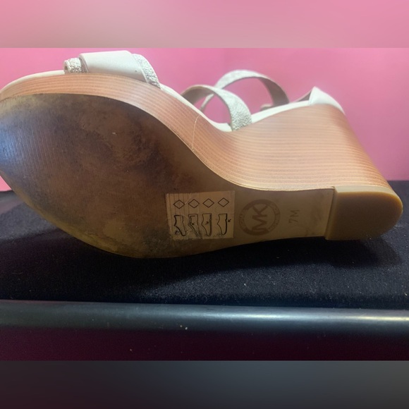 Michael by Michael Kors “Carmen” Logo Wedge heel sandals sz 7 - Picture 11 of 12